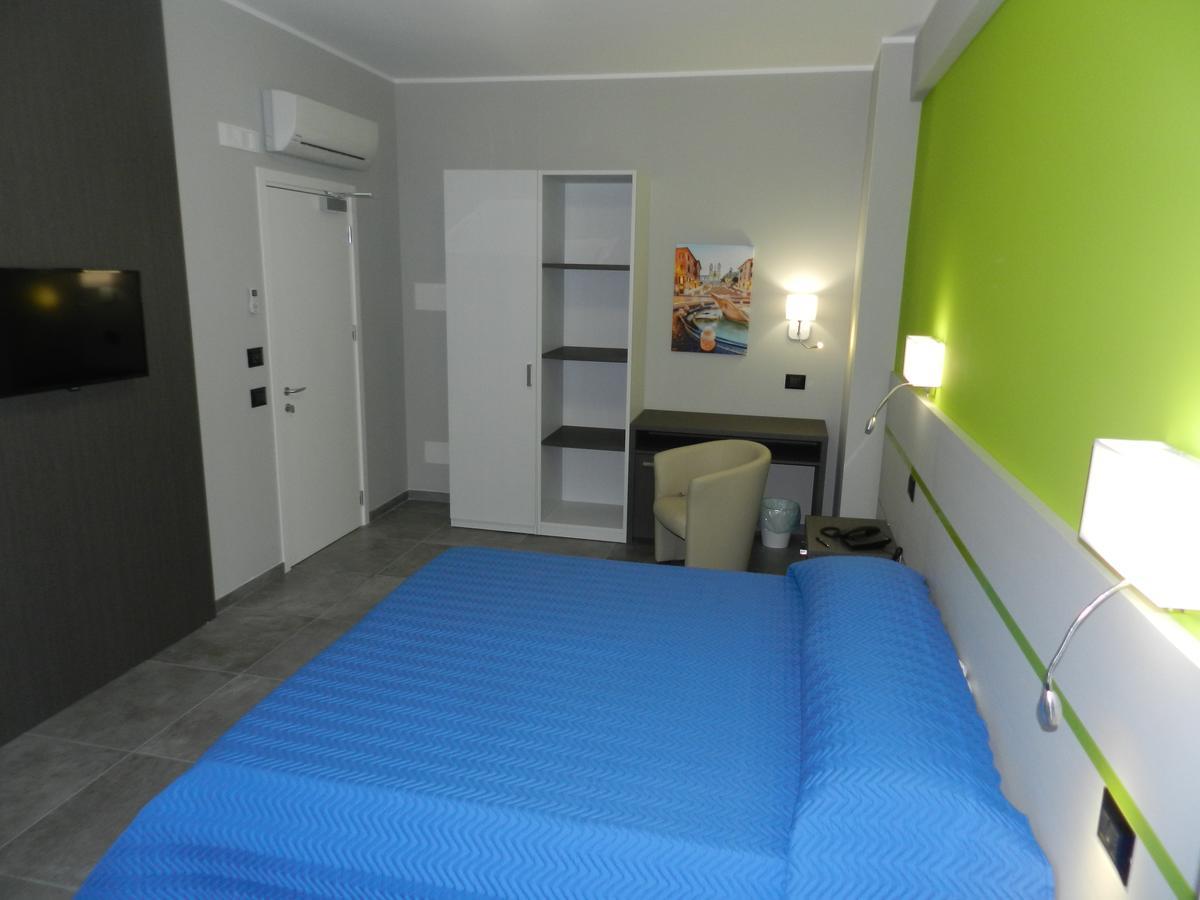 Erasmus Hotel Gela Kültér fotó